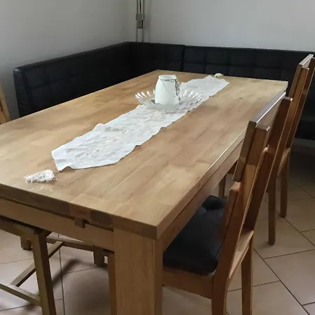 Schwarzkopf 公寓 *